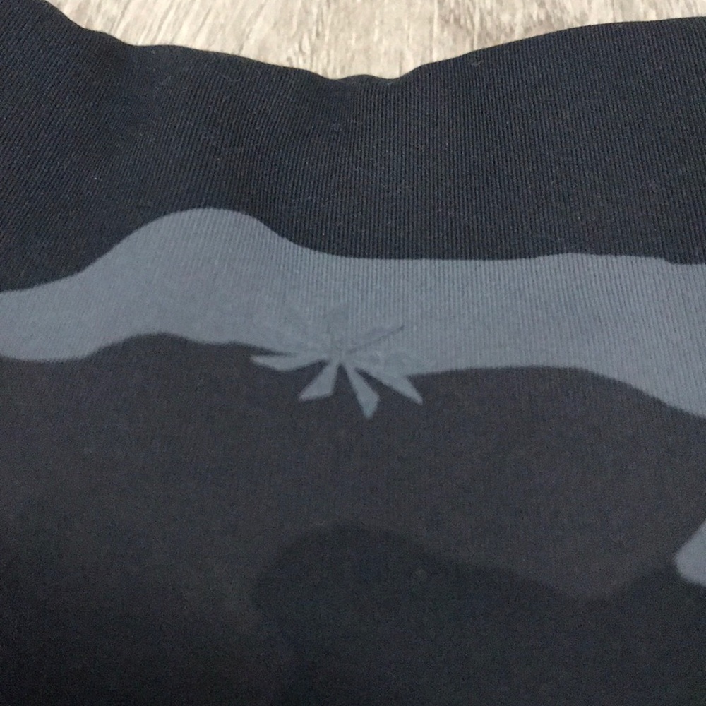 Athleta Camo Contender 7/8 Tight Leggings Black - Picture 8 of 10